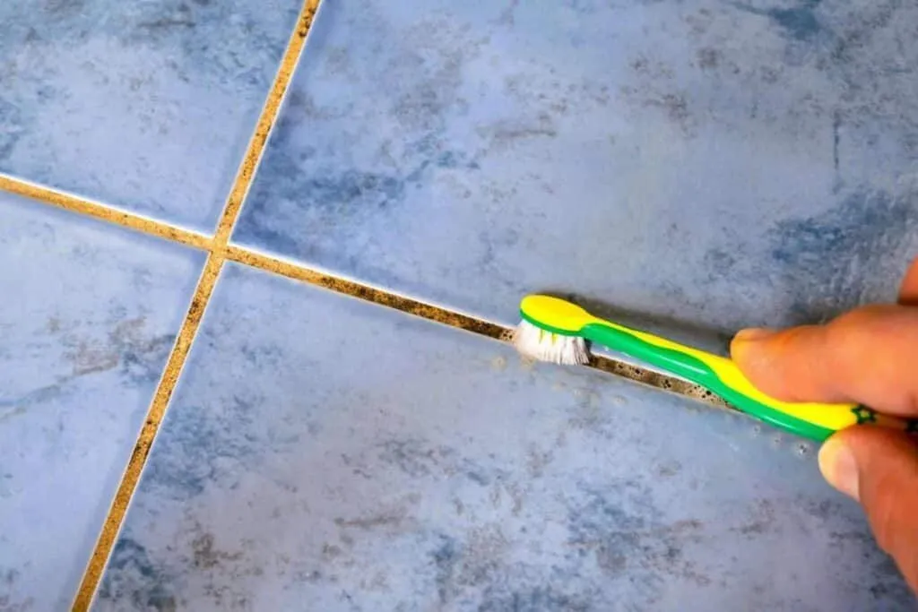 Der überraschende Haushaltshelfer: Pottasche gegen verschmutzte Fliesenfugen