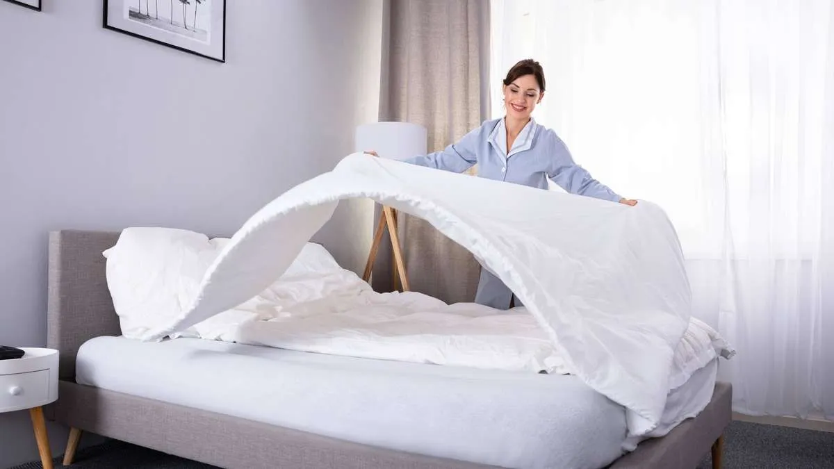 „Bettwäsche muss nicht alle zwei Wochen oder jeden Monat gewechselt werden“ – wie oft man sie wirklich tauschen sollte, überrascht
